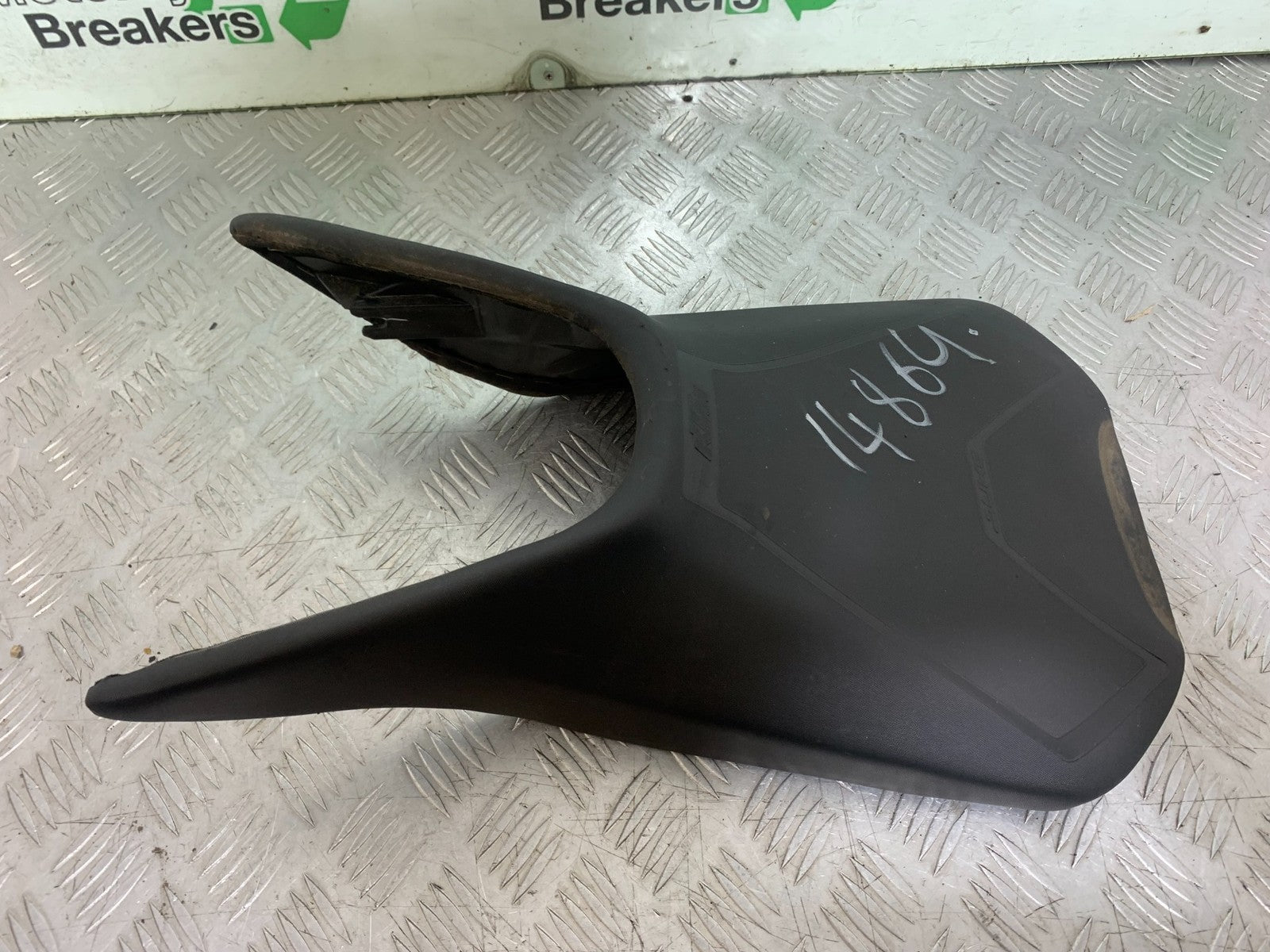 KTM 125 DUKE FRONT SEAT  YEAR 2018-2023 (CMB1185)