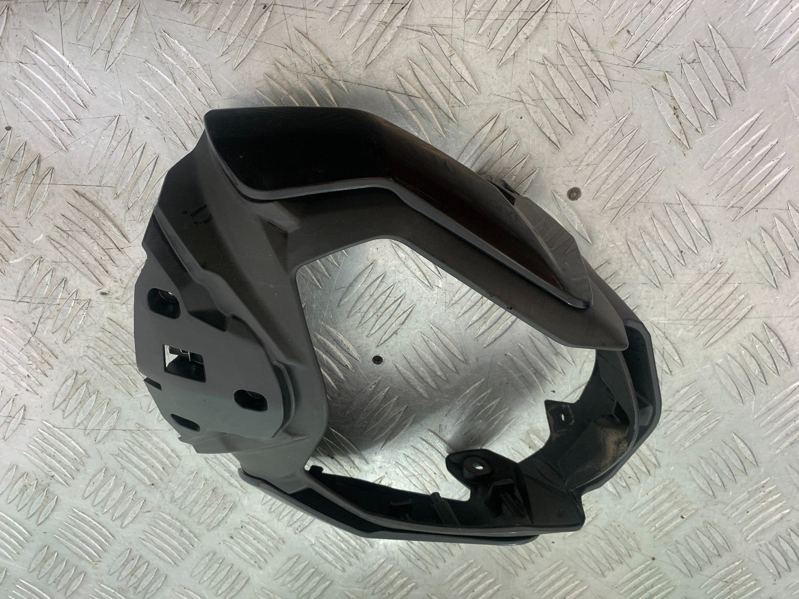 BENELLI BN125 BN 125 HEADLIGHT COWL  YEAR 2018-2021 (CMB1194)