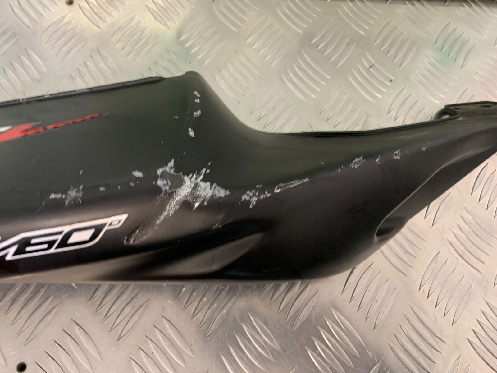 APRILIA RSV1000 R MILLE RIGHT SEAT PANEL  YEAR 2004-2009 (STOCK 977)