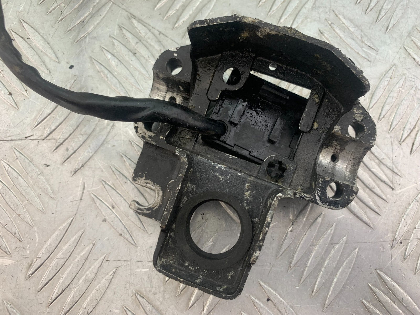 HONDA GL500 GL 500 SILVERWING FUSE BOX   YEAR 1981-82 (CMB1168)