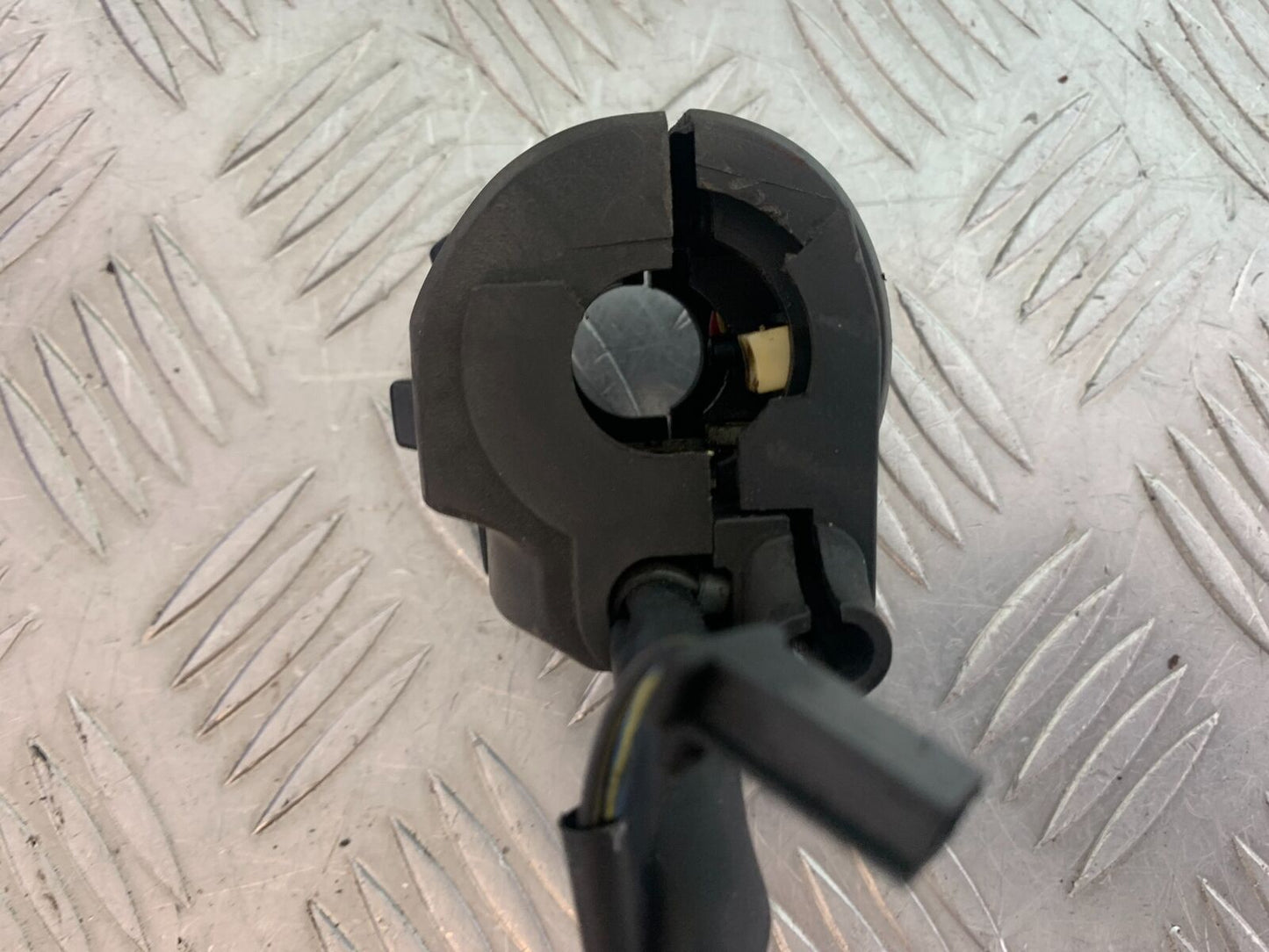 YAMAHA YZF600 YZF 600 THUNDERCAT LEFT SWITCH GEAR   1996-2003 (CMB1134)