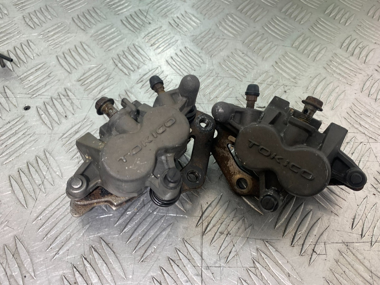 SUZUKI SV650 SV 650 mk1 FRONT BRAKE CALIPERS   YEAR 1999-2002 (CMB1208)