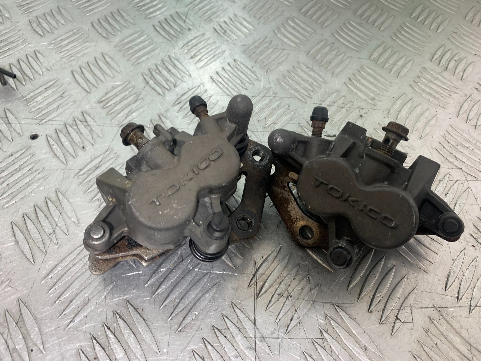 SUZUKI SV650 SV 650 mk1 FRONT BRAKE CALIPERS   YEAR 1999-2002 (CMB1208)