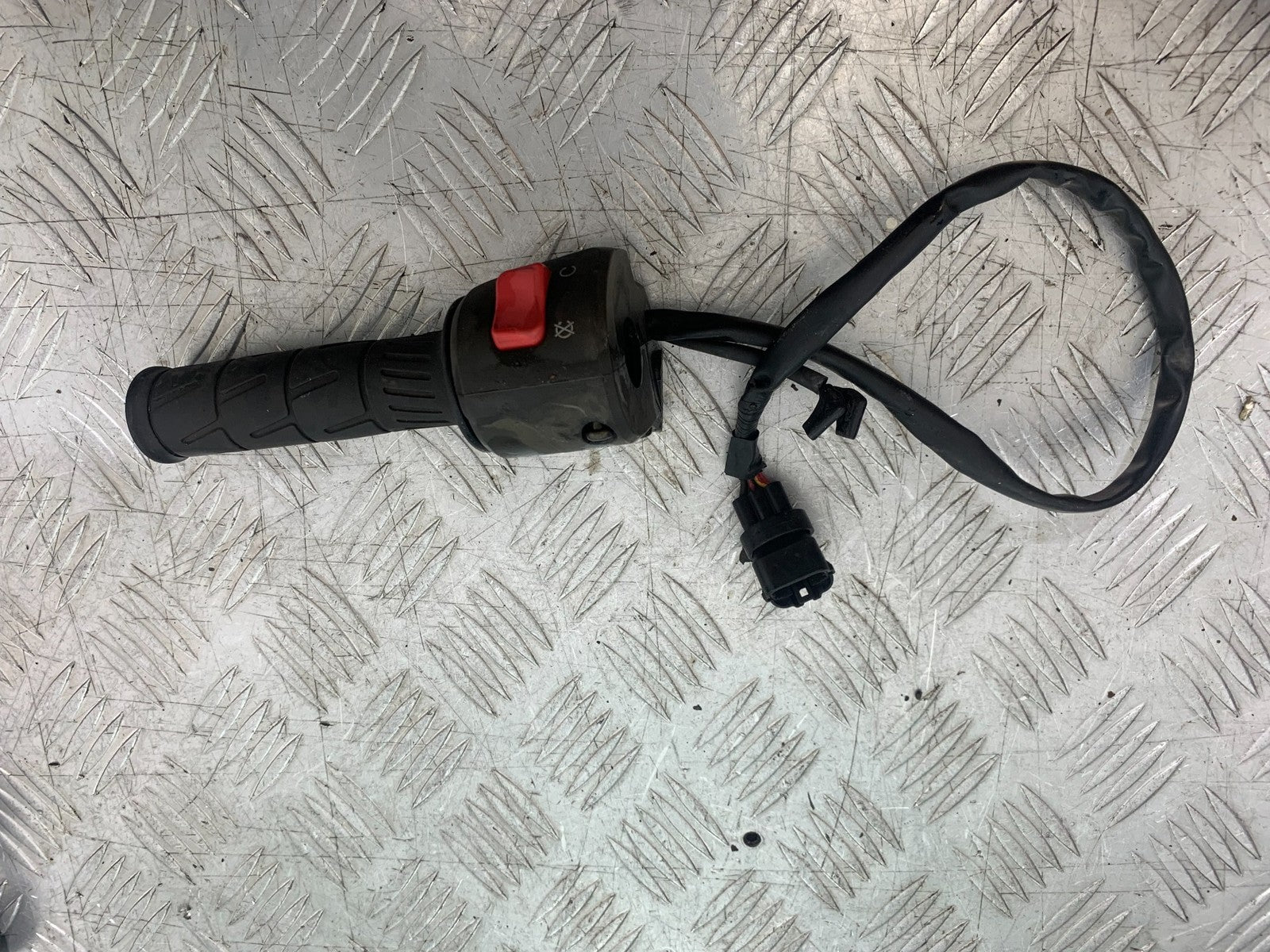 KAWASAKI ER6 F ER6F RIGHT SWITCH GEAR   YEAR 2005-2008 (CMB1277)