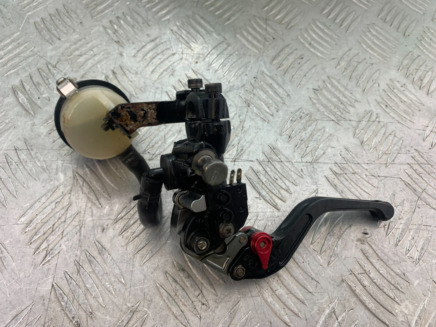 TRIUMPH 675 STREET TRIPLE R FRONT BRAKE MASTER CYLINDER   YEAR 2013 -  (CMB1221)