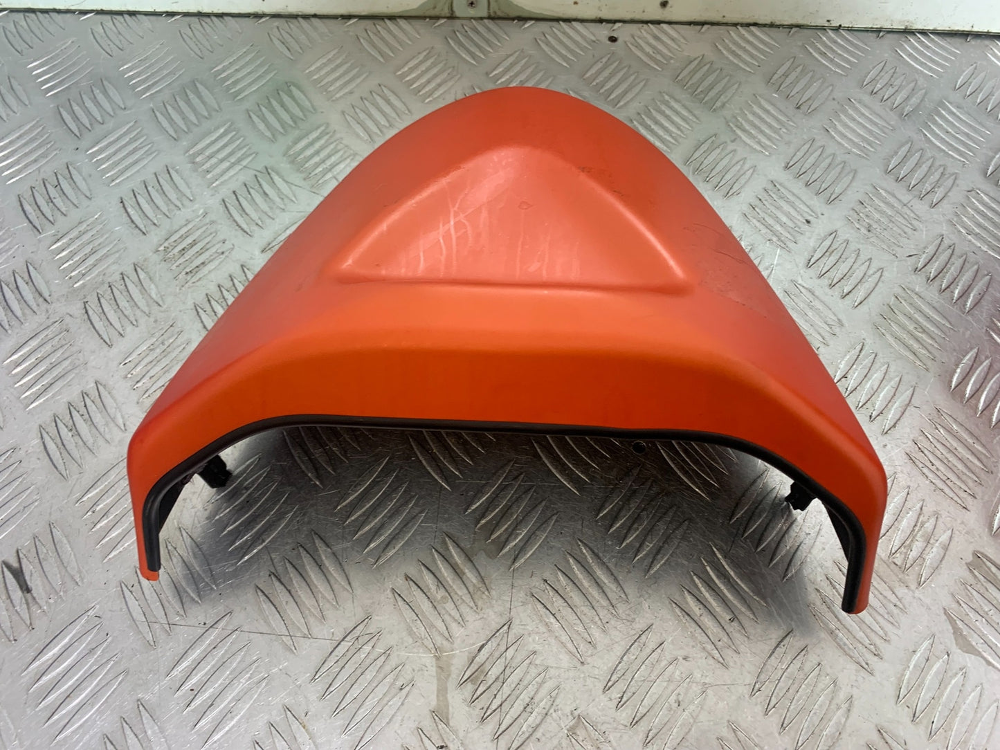 TRIUMPH TRIDENT 660 REAR SEAT COWL  YEAR 2021-2024 (CMB1148)