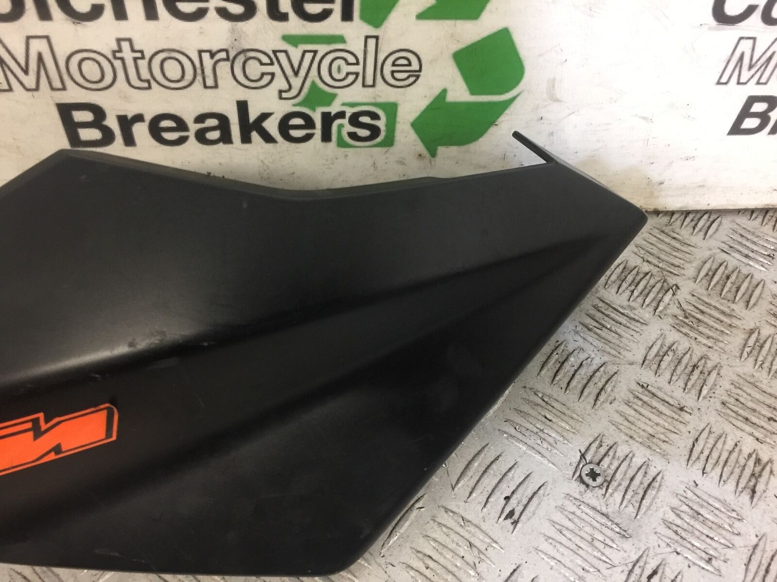 KTM 990 SUPERMOTO HEADLIGTH COWL YEAR 2008 (STOCK 662)