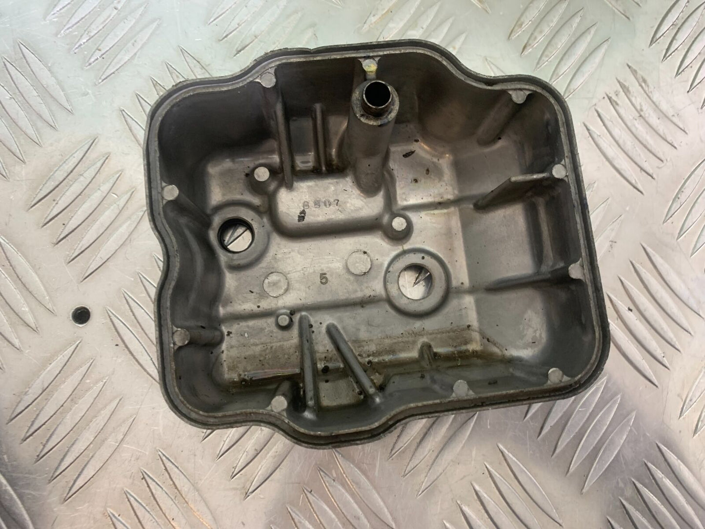 HONDA CBR125 CBR 125 ROCKER  COVER  YEAR 2007-10 (CMB1004)