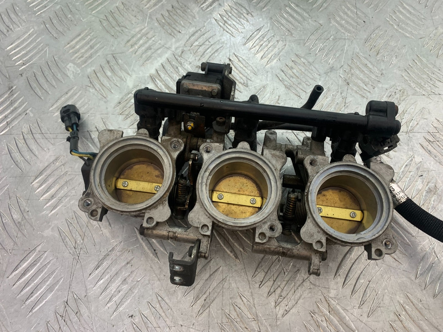 TRIUMPH 675 STREET TRIPLE R THROTTLE BODIES  YEAR 2013 - 2016 (CMB1221)