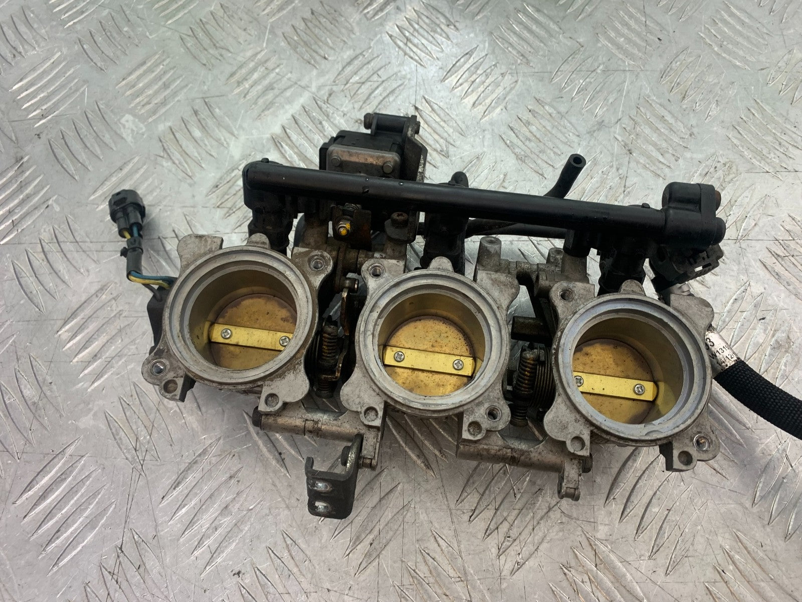 TRIUMPH 675 STREET TRIPLE R THROTTLE BODIES  YEAR 2013 - 2016 (CMB1221)