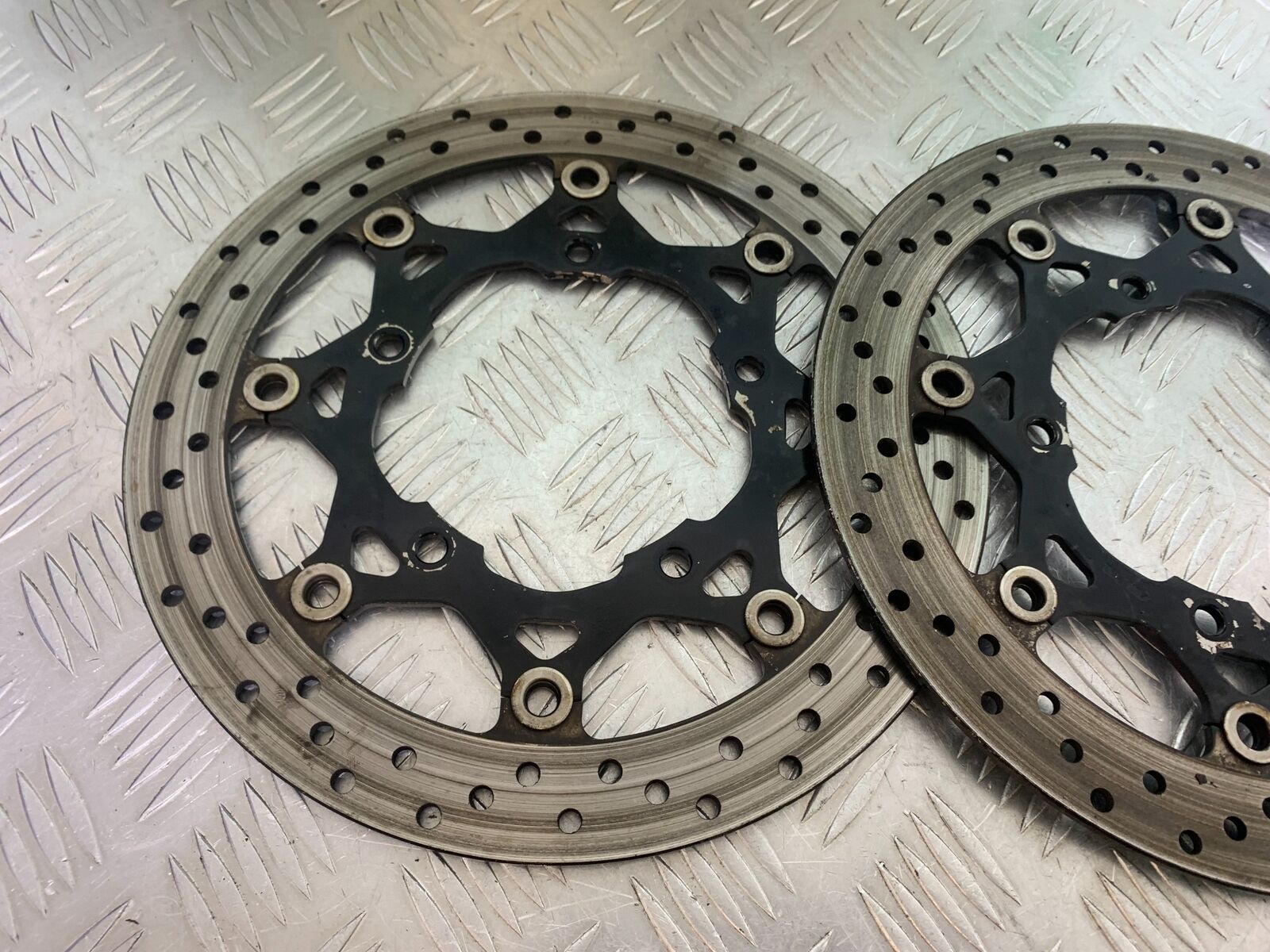 SUZUKI GSF1250 GSF 1250 BANDIT FRONT BRAKE DISCS   YEAR 2010-14 (CMB1092)