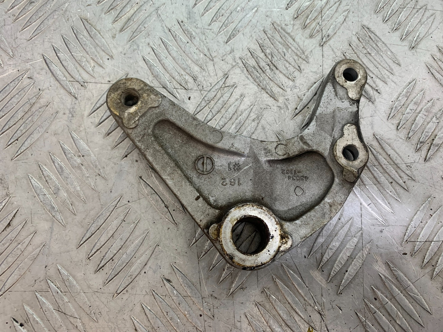 KAWASAKI VN1500 CLASSIC REAR CALIPER BRACKET  YEAR 1999 -2006 (CMB1166)