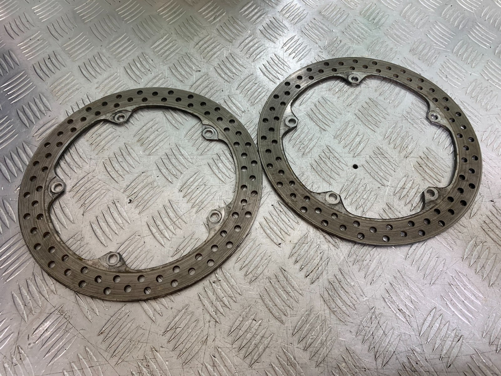 TRIUMPH TRIDENT 660 FRONT BRAKE DISCS YEAR 2021-2024 (CMB1295)