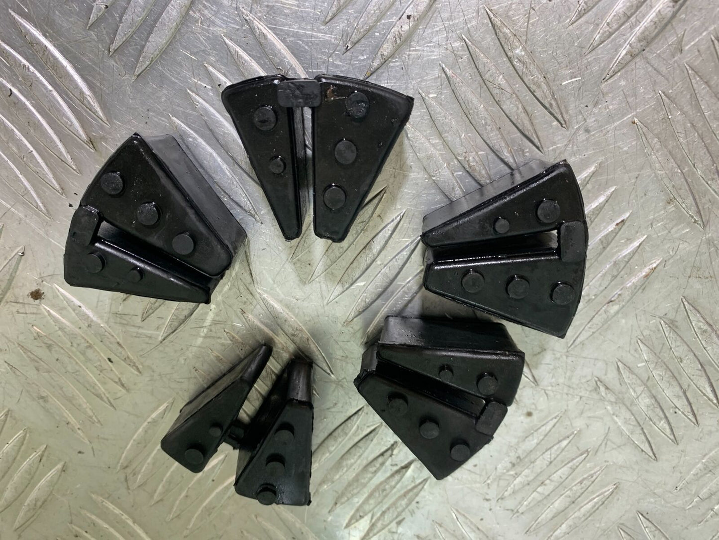 BENELLI BN125 BN 125 CUSH DRIVE RUBBERS  YEAR 2018-2021 (CMB1080)