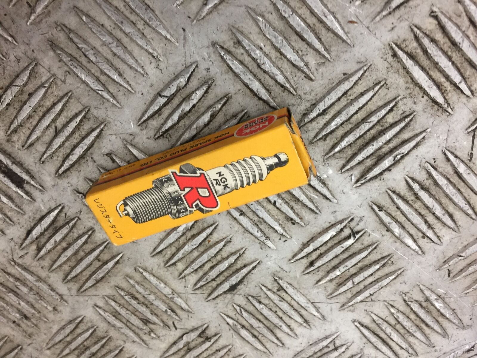 GENUINE NGK DPR8EA-9  SPARK PLUG