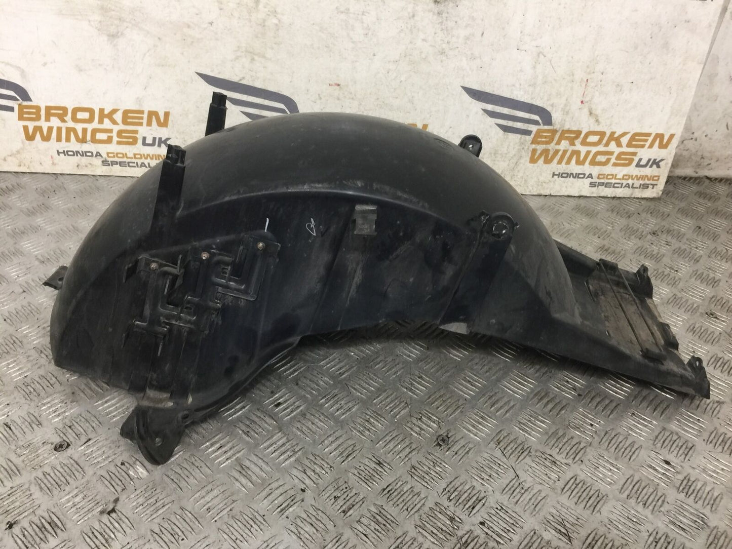 HONDA GL1800 GL 1800 INNER MUDGUARD  YEAR 2004-10 ABS (STOCK 890)