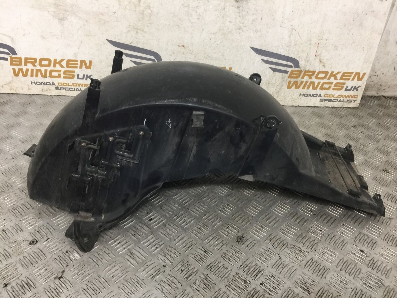 HONDA GL1800 GL 1800 INNER MUDGUARD  YEAR 2004-10 ABS (STOCK 890)