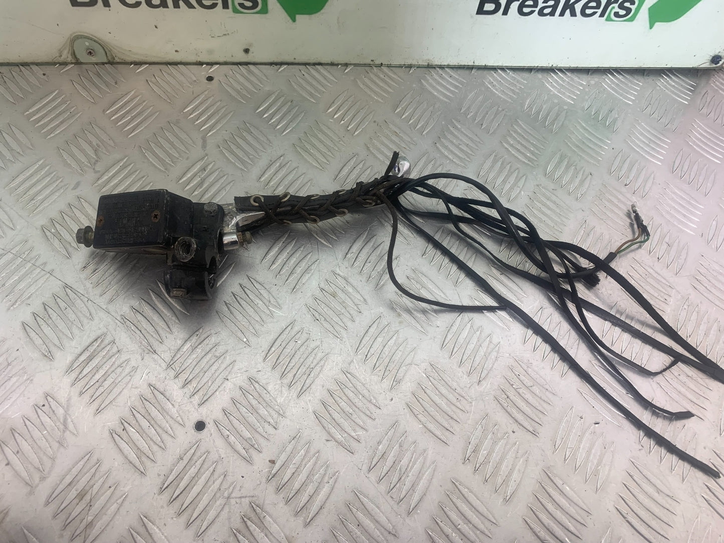YAMAHA XV535 XV 535 VIRAGO FRONT BRAKE MASTER CYLINDER   YEAR 1994-02 (CMB1139)