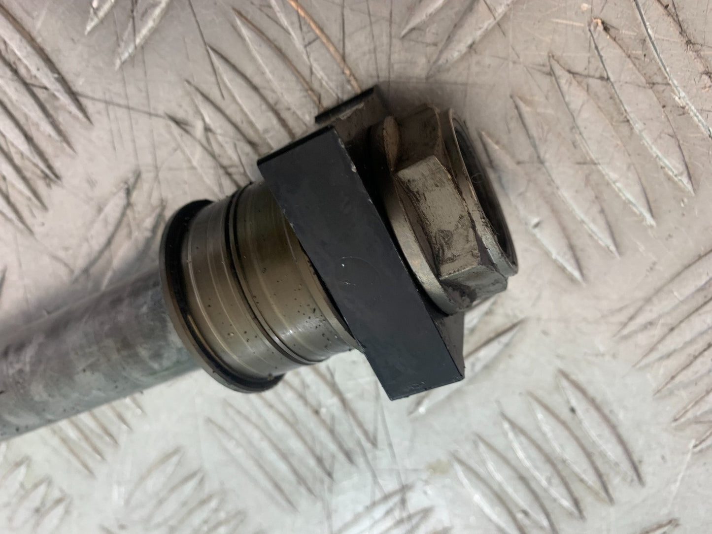 APRILIA RSV4 FACTORY REAR WHEEL SPINDLE  YEAR 2009-2012 (CMB1224)