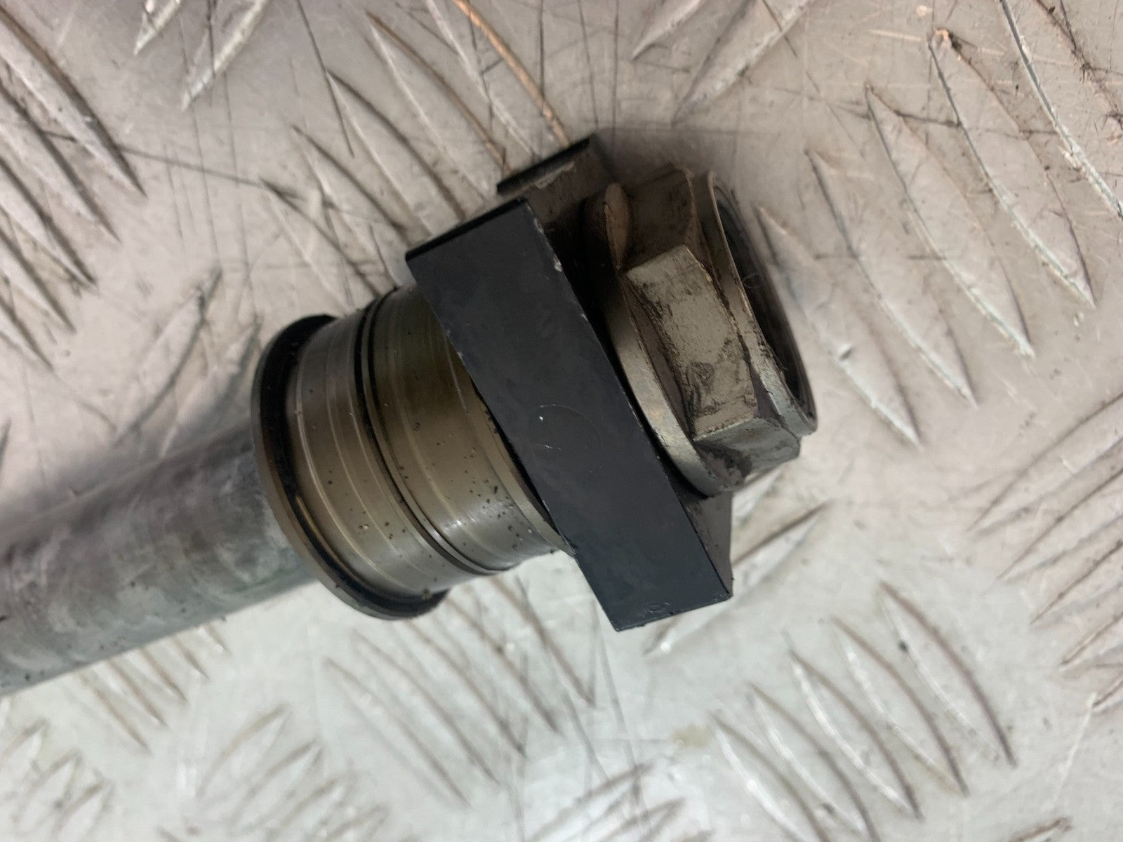 APRILIA RSV4 FACTORY REAR WHEEL SPINDLE  YEAR 2009-2012 (CMB1224)