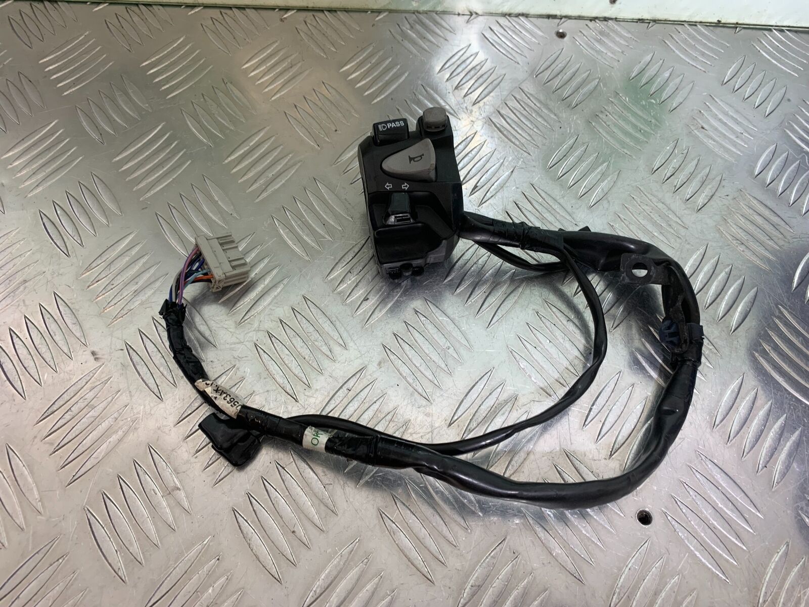 HONDA CBR650 F CBR 650F LEFT SWITCH GEAR  YEAR 2014-2017  (STOCK 998)