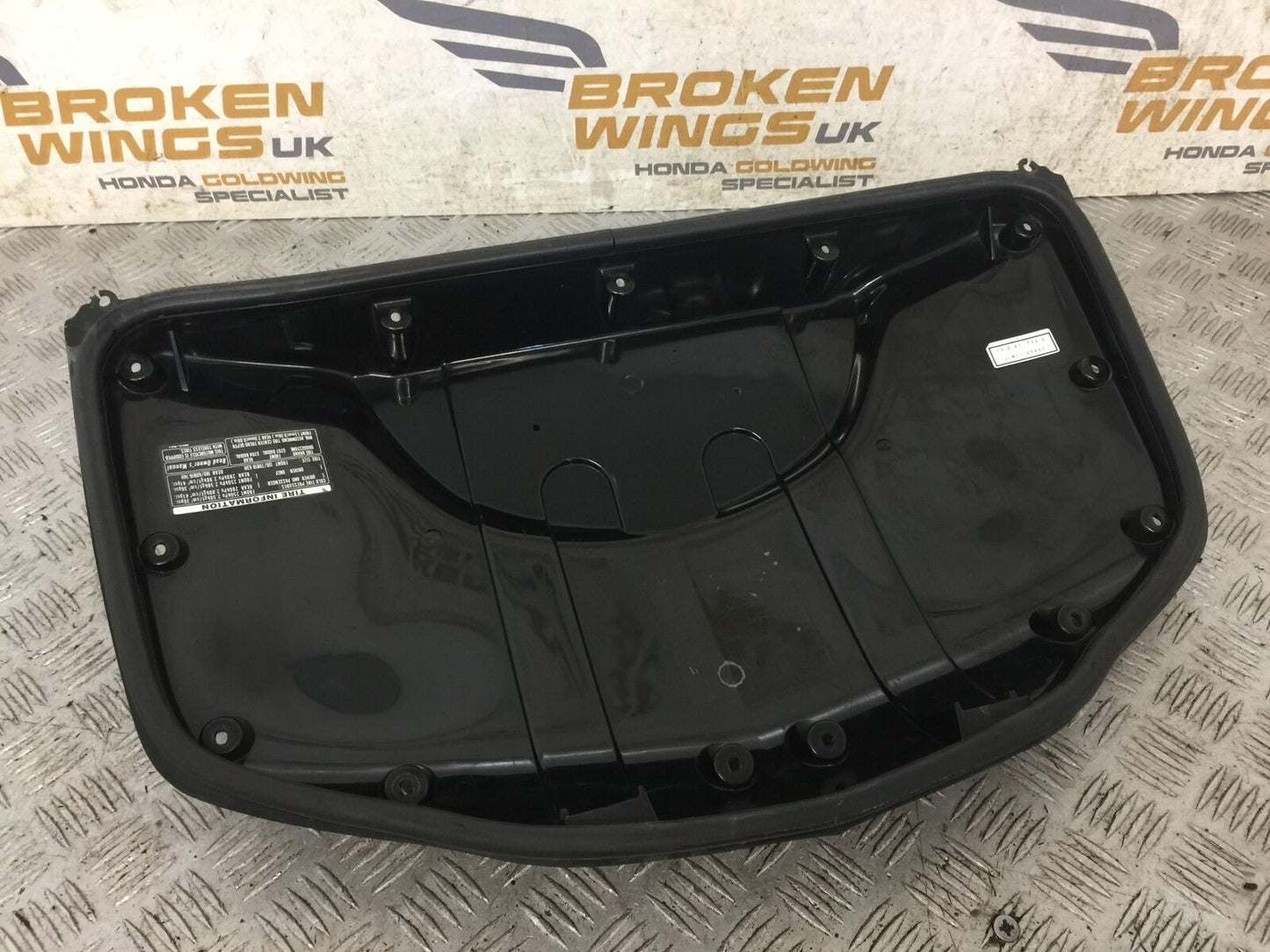 HONDA GL1800 GL 1800 TOP BOX INNER PANEL  YEAR 2004-10 ABS (STOCK 890)