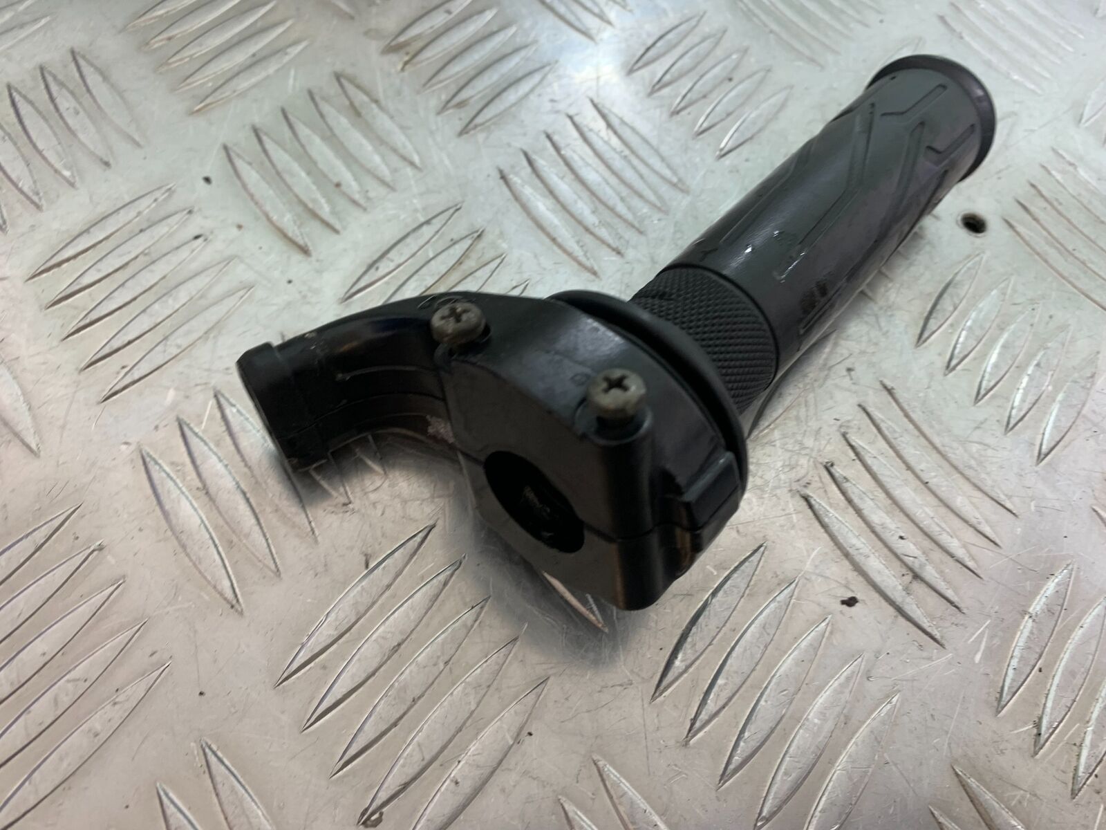 YAMAHA FJR1300 FJR 1300 THROTTLE  YEAR 2001-05 (CMB1005)