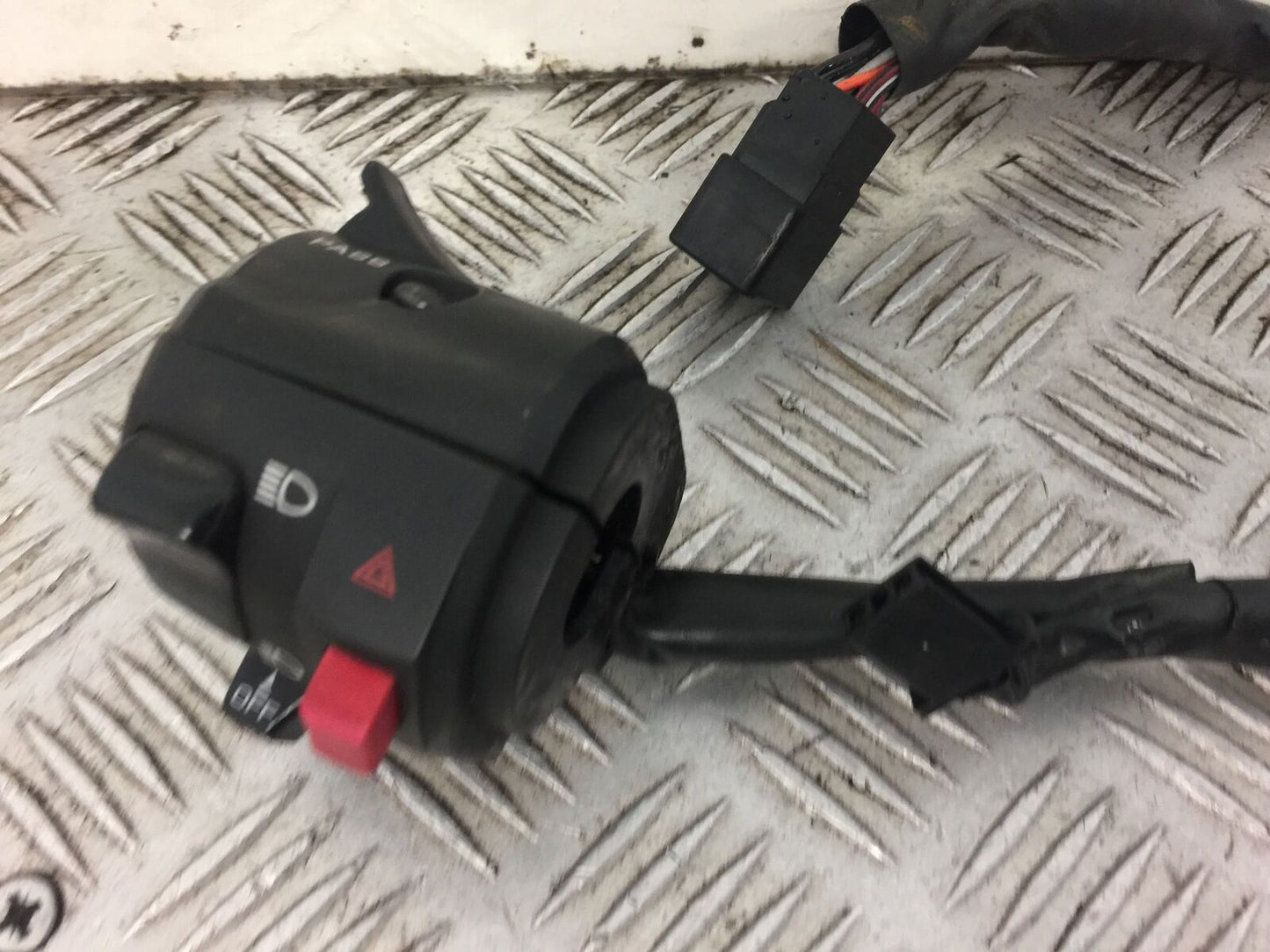 KAWASAKI ER6 F LEFT SWITCH GEAR   YEAR 2009-2011 (STOCK 412)