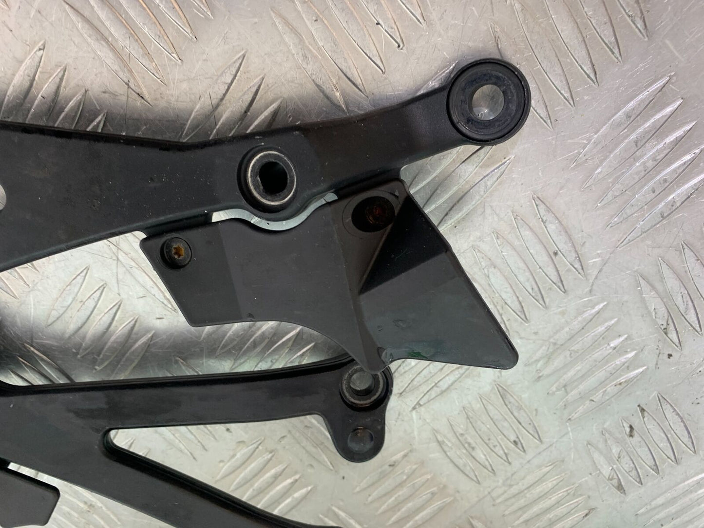 KTM 990 SUPERMOTO T ENGINE BRACKETS  YEAR 2010-2011  (CMB1067)