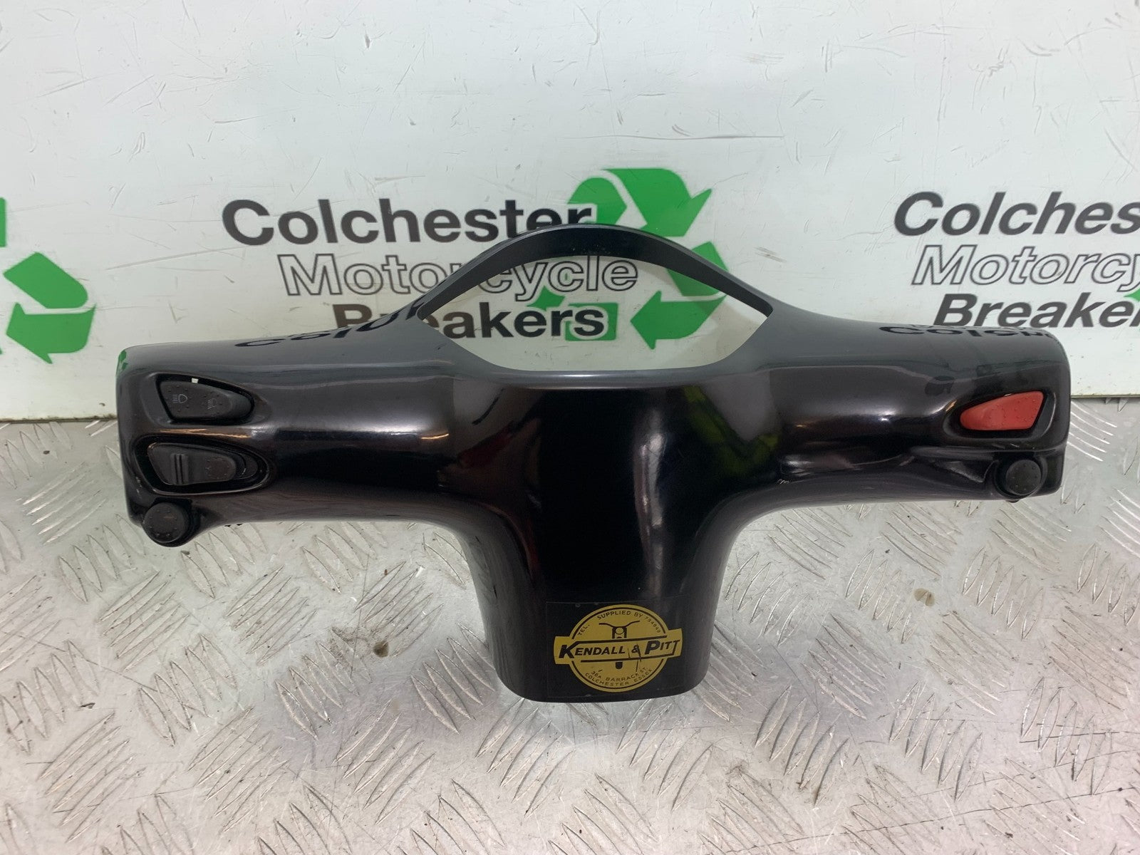 PIAGGIO VESPA GT125 L SWITCHES AND PANEL COVER YEAR 2003  (CMB1300)