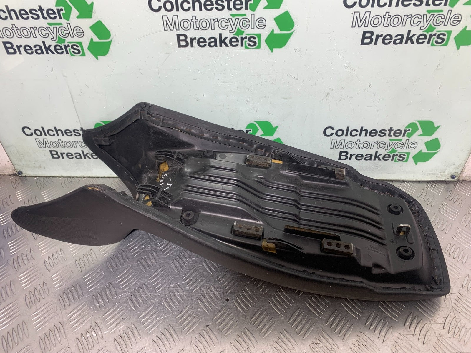 HONDA XL125 VARADERO SEAT   YEAR 2001-2006  (CMB1210)