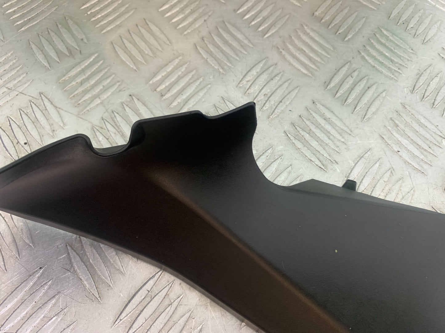 DUCATI 1299 PANIGALE LEFT TOP FAIRING INFILL PANEL YEAR 2016 (CMB 1187)