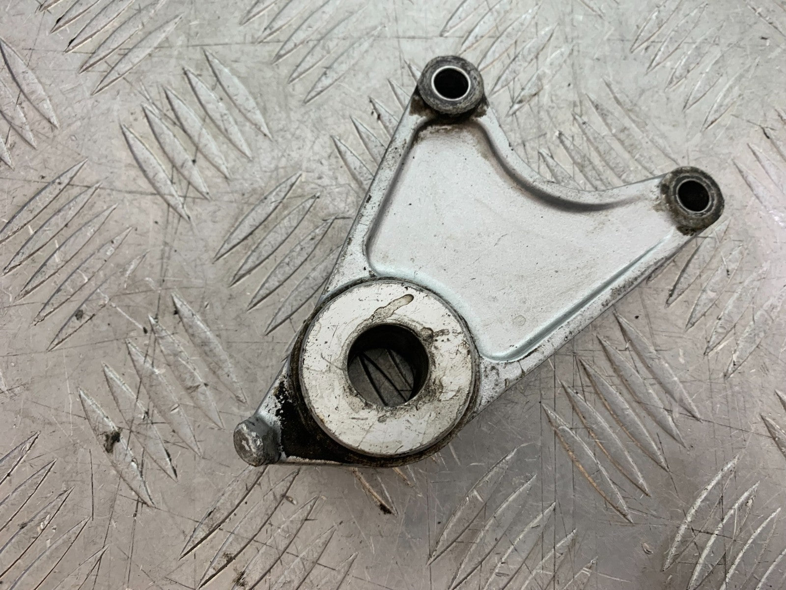 TRIUMPH TROPHY 900 REAR CALIPER BRACKET YEAR 1991-95 (CMB1251)