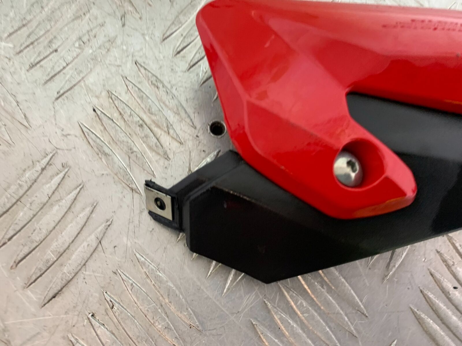 BENELLI BN125 BN 125 RIGHT INDICATOR PANEL    YEAR 2018-2021 (CMB1080)