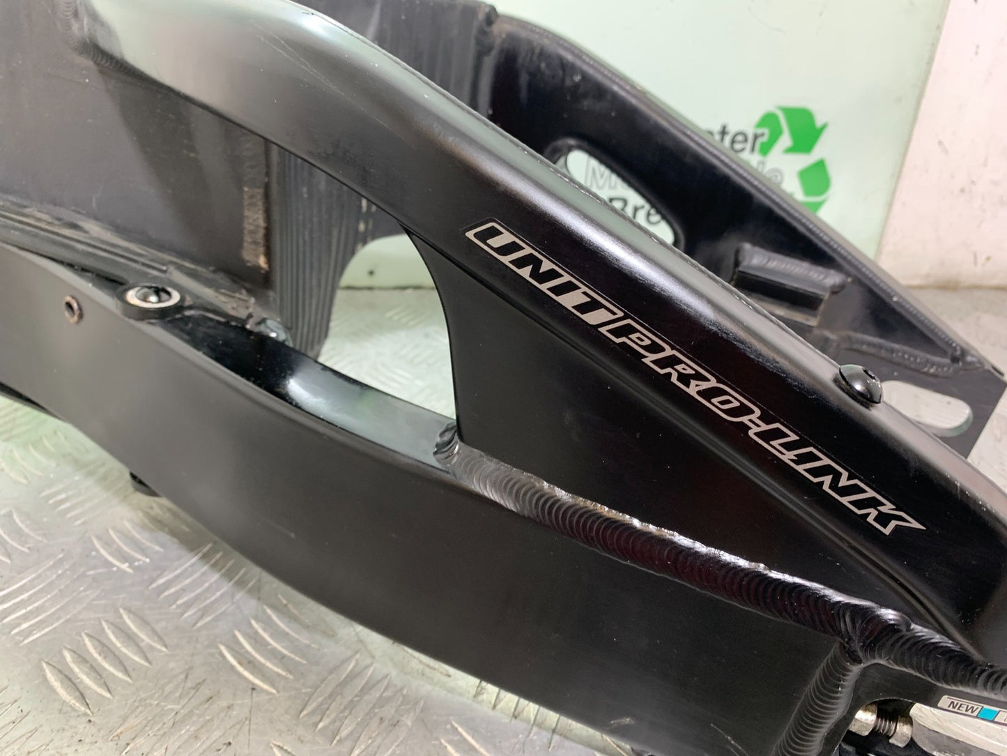 HONDA CBR1000 RR CBR1000RR FIREBLADE SWINGARM 2008-2011 (CMB1179)