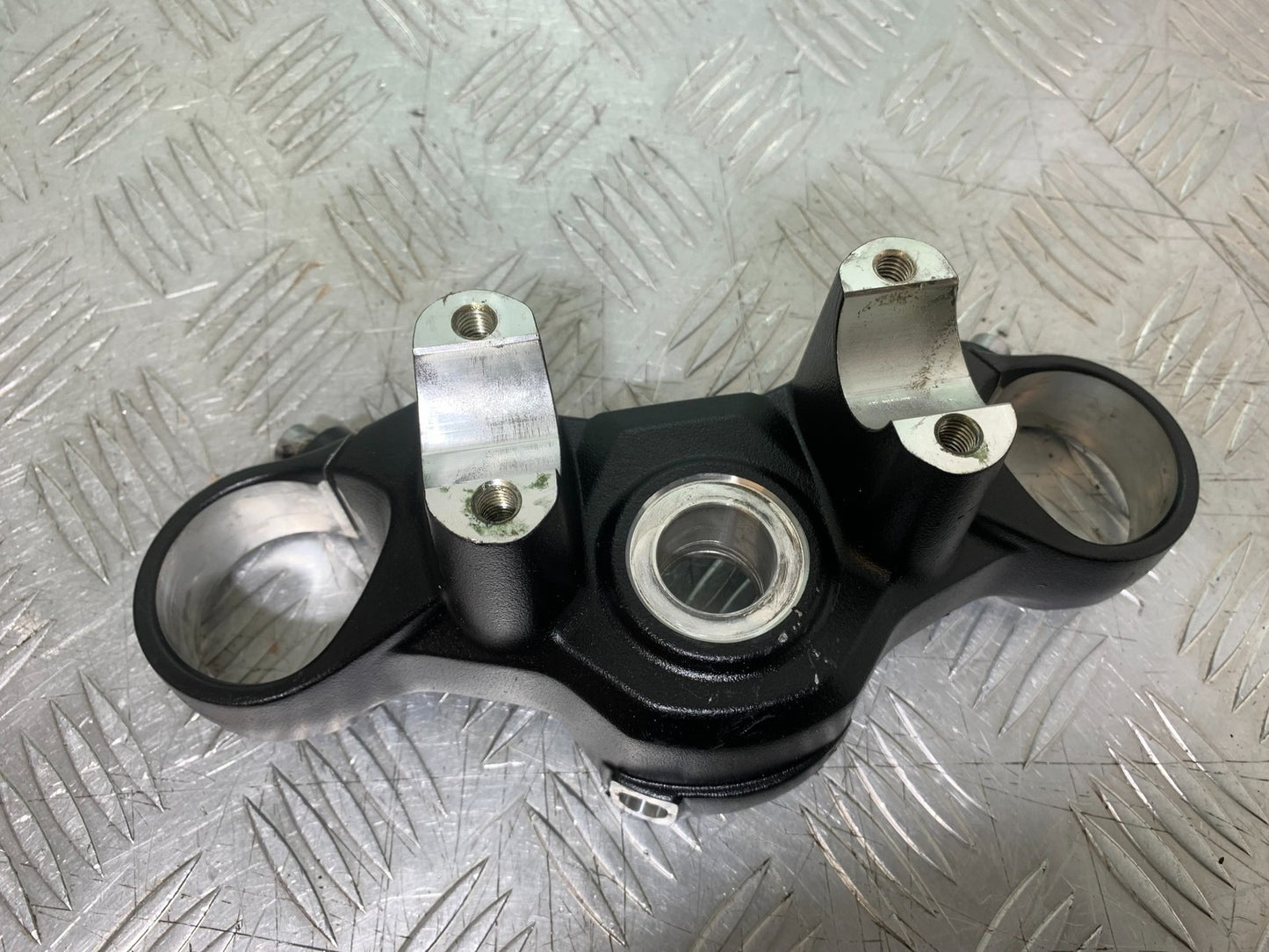 TRIUMPH TRIDENT 660 TOP YOKE  YEAR 2021-2024 (CMB1295)