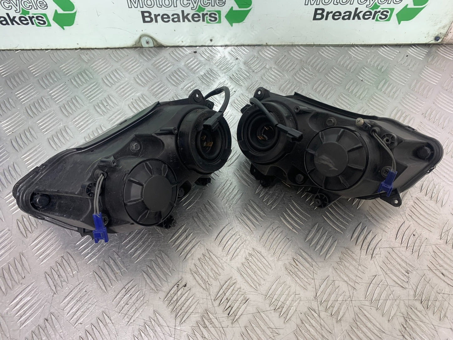 YAMAHA YZF R1 4C8 HEADLIGHT   YEAR 2007-2008 (CMB1237)