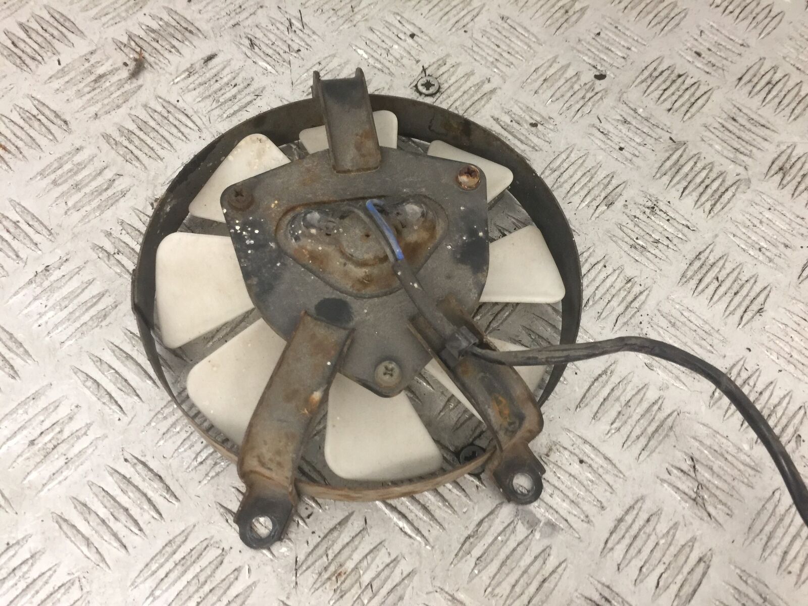 KAWASAKI ZZR600 ZZR 600 E RADIATOR FAN  YEAR 1994-05 (STOCK 876)