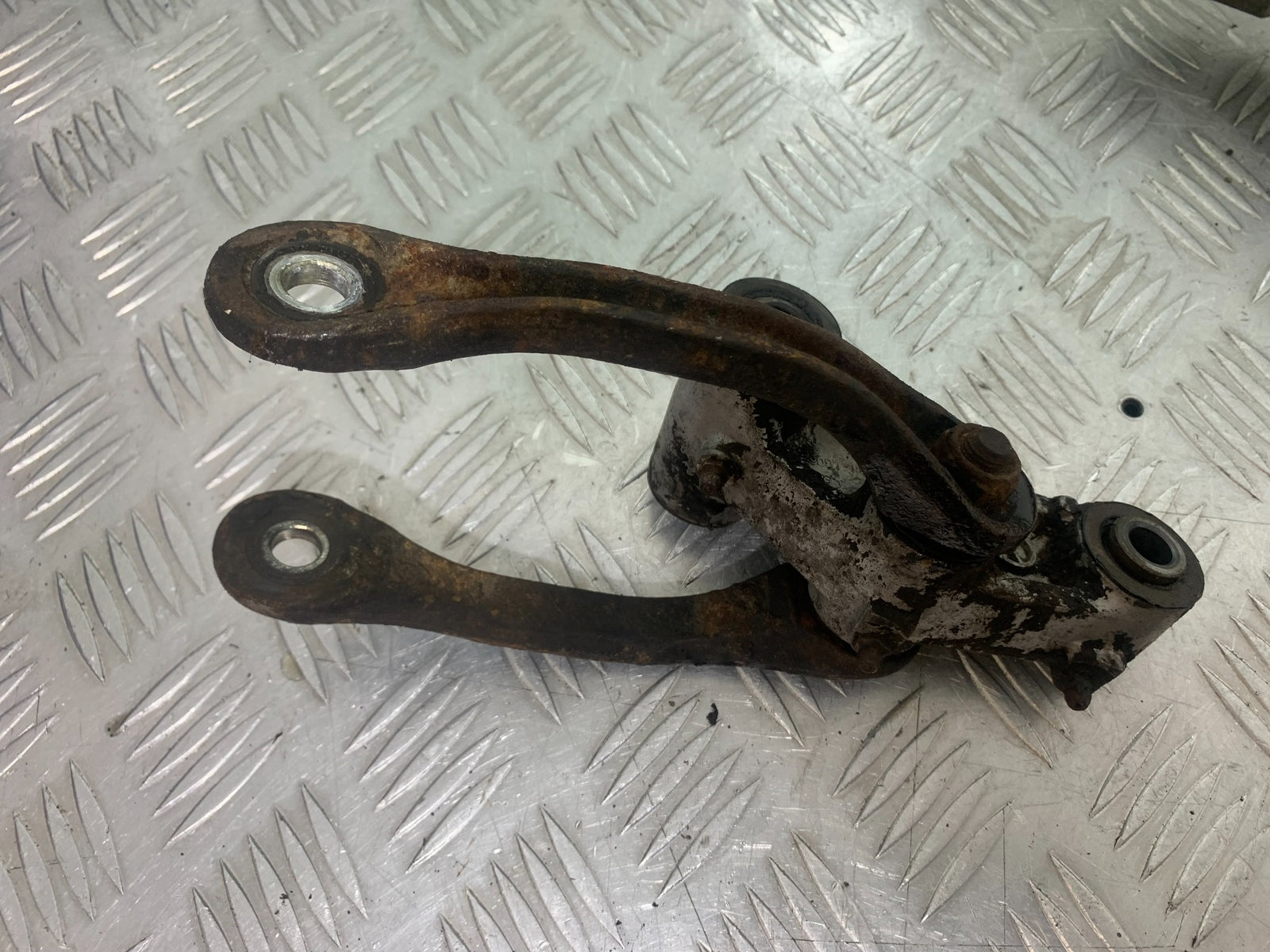 KAWASAKI ZZR1100 D REAR SHOCK LINKAGE   YEAR 1993-2001 (CMB1164)