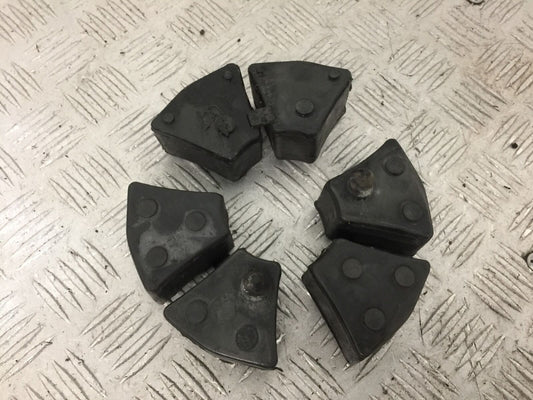 YAMAHA XTZ 750 SUPER TENERE CUSH DRIVE RUBBERS  YEAR 1990-1995 (STOCK 889)
