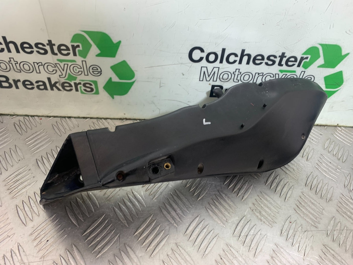DUCATI 996 SPS 748 916 998 LEFT AIR TUBE  1999-2000 (CMB1209)