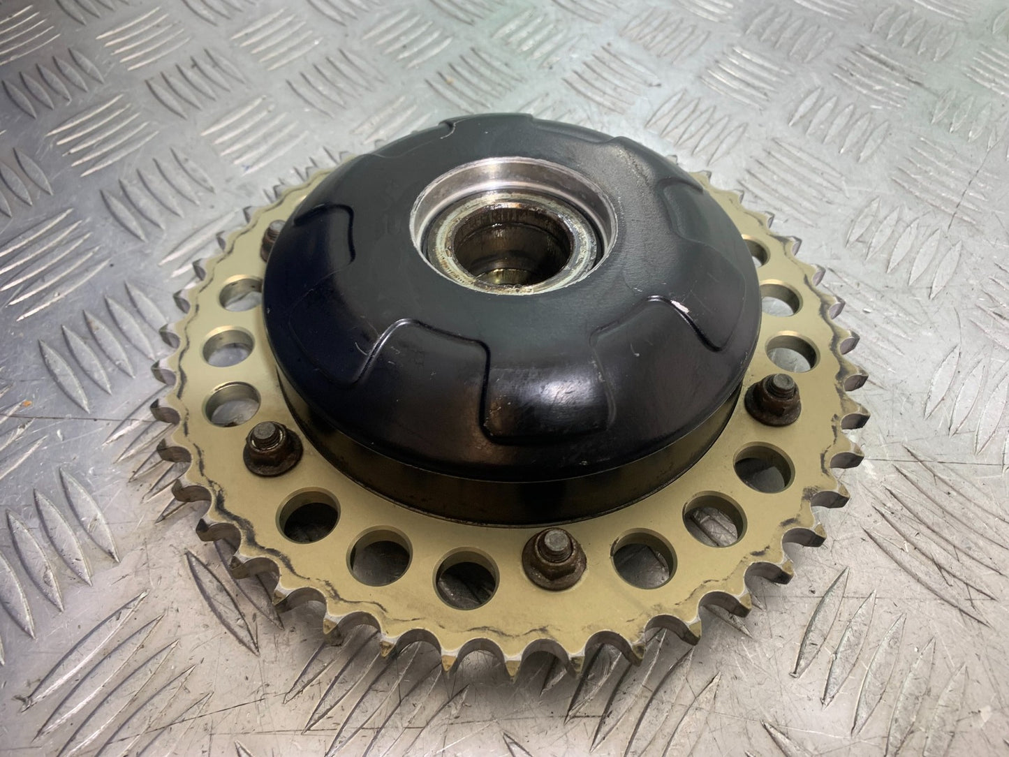 TRIUMPH 1050 SPEED TRIPLE REAR SPROCKET CARRIER  YEAR 2005-2007 (CMB1322)