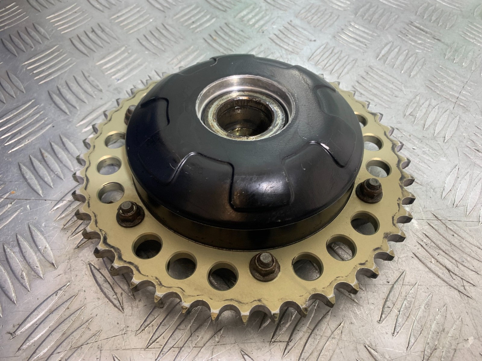 TRIUMPH 1050 SPEED TRIPLE REAR SPROCKET CARRIER  YEAR 2005-2007 (CMB1322)