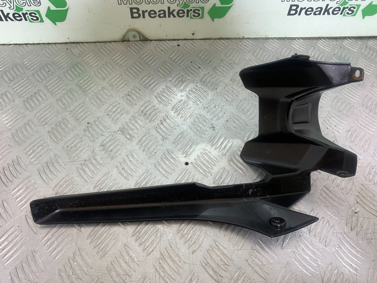 YAMAHA YZF R7 HUGGER  YEAR 2022-2025 (CMB1255)