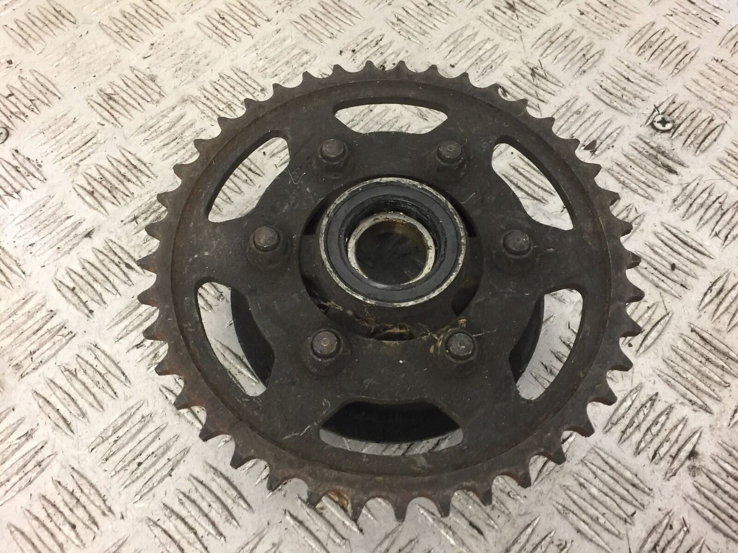 KAWASAKI ZX9R ZX9 C SPROCKET CARRIER  1998 (STOCK 519)