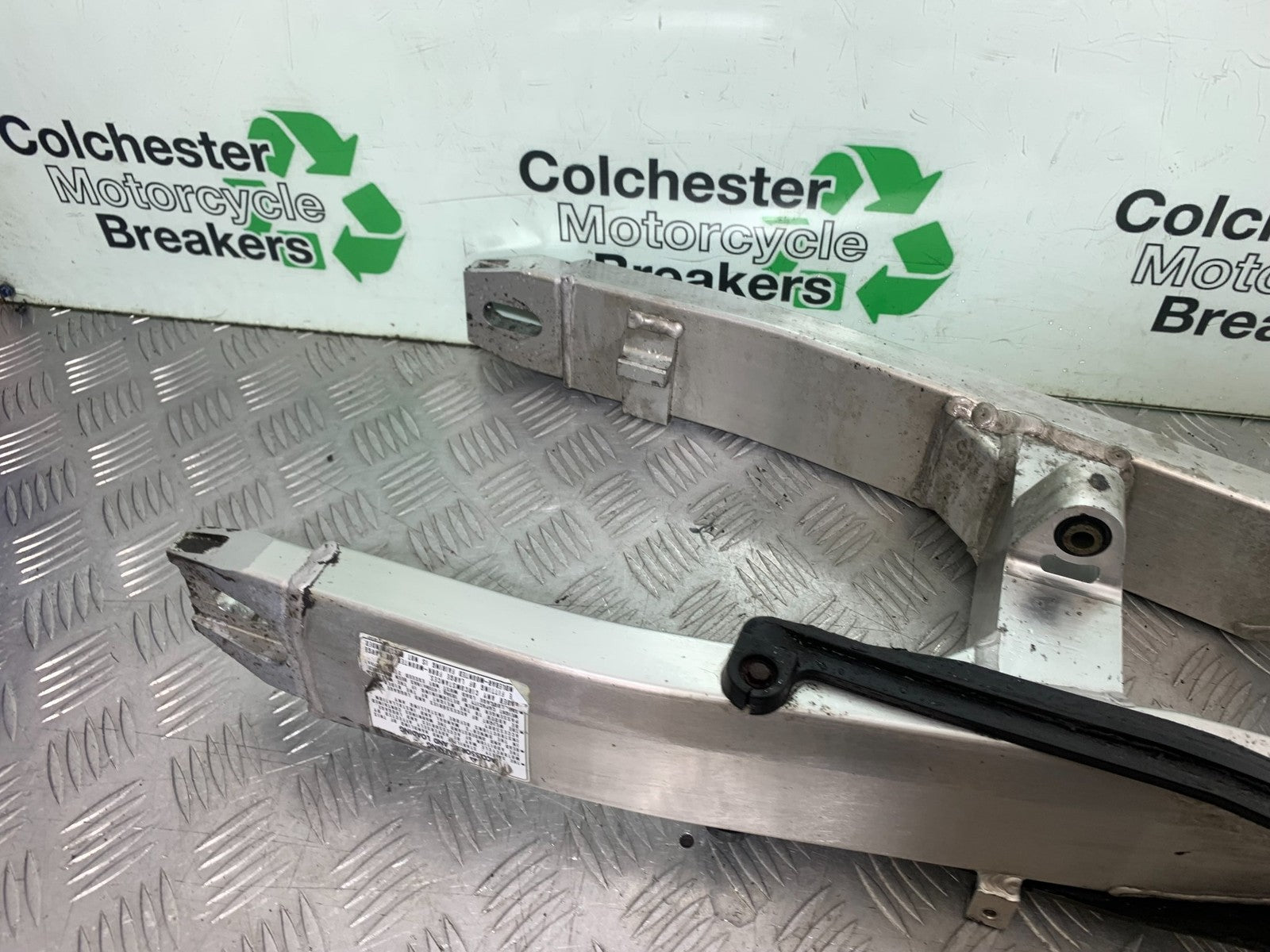 HONDA CBR1100 BLACKBIRD SWINGARM YEAR 1999-2005 (CMB1232)