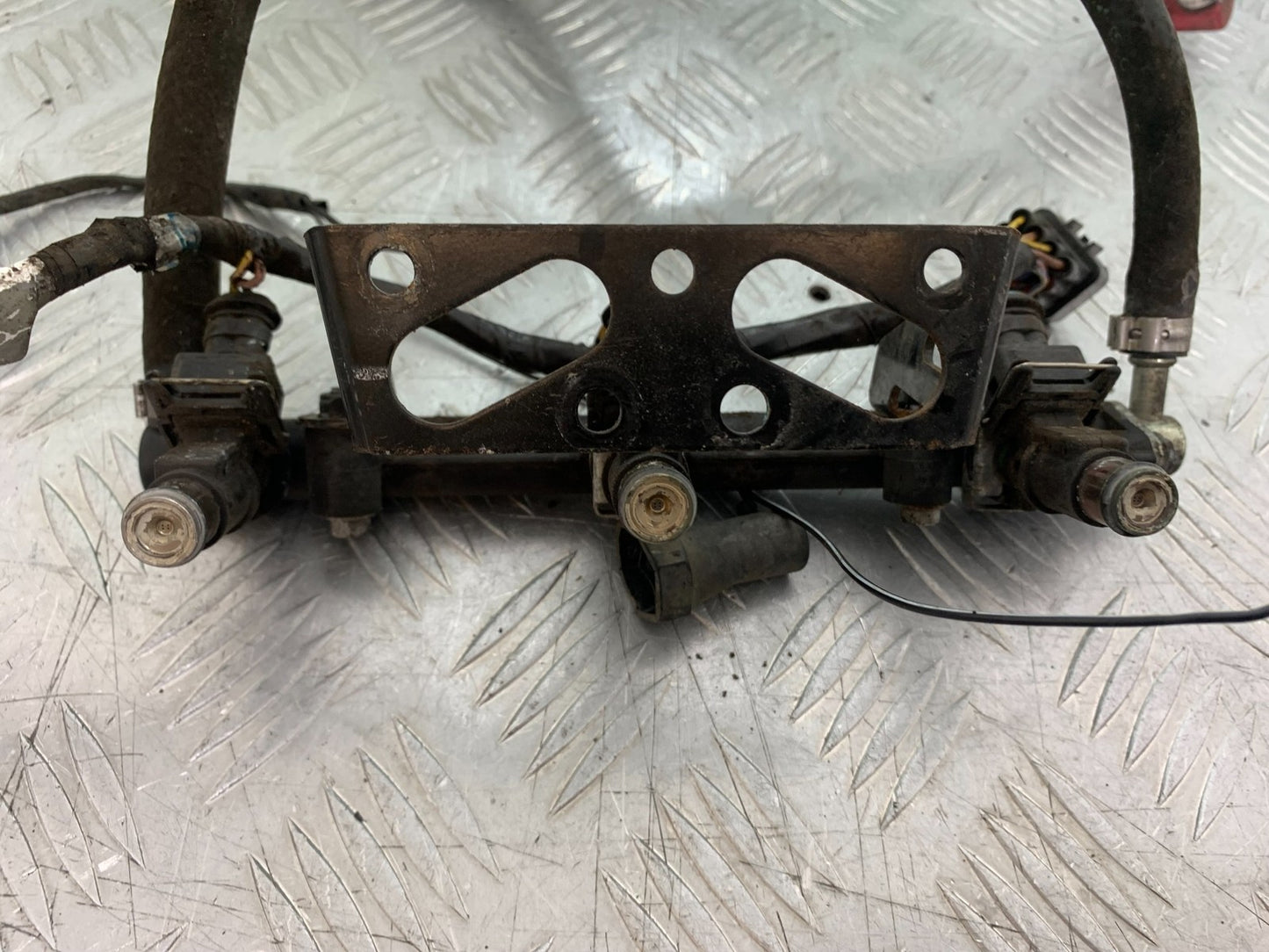 TRIUMPH 955i SPRINT ST INJECTORS   YEAR 1999-04 (CMB1230)