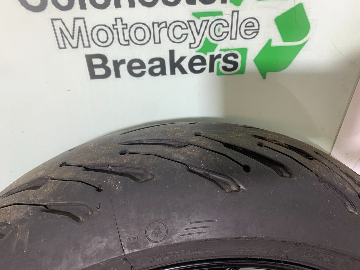 TRIUMPH TRIDENT 660 REAR WHEEL (GOOD TYRE)   YEAR 2021-2024 (CMB1295)