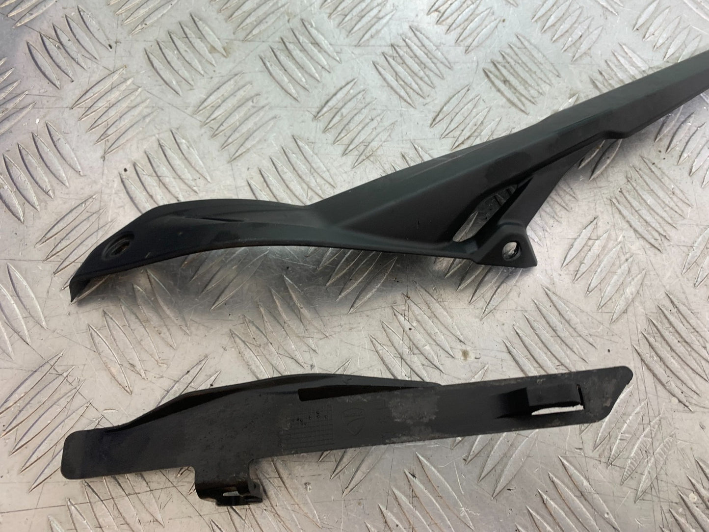 DUCATI 937 MONSTER CHAIN GUARD YEAR 2021-2024 (CMB1270)
