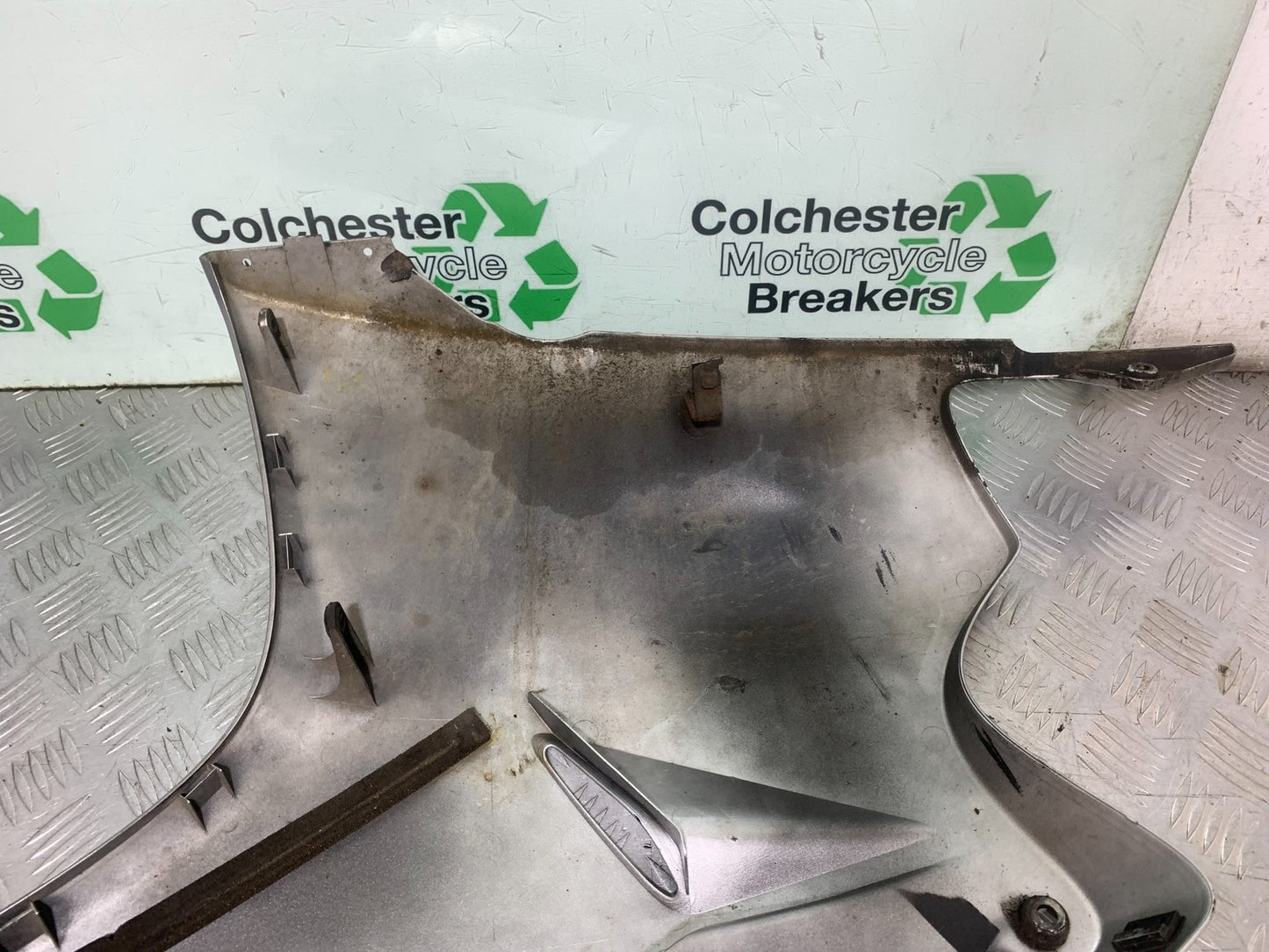 HONDA VFR800 VFR 800 V-TEC LEFT FAIRING PANEL  YEAR 2002 -09 (CMB1296)